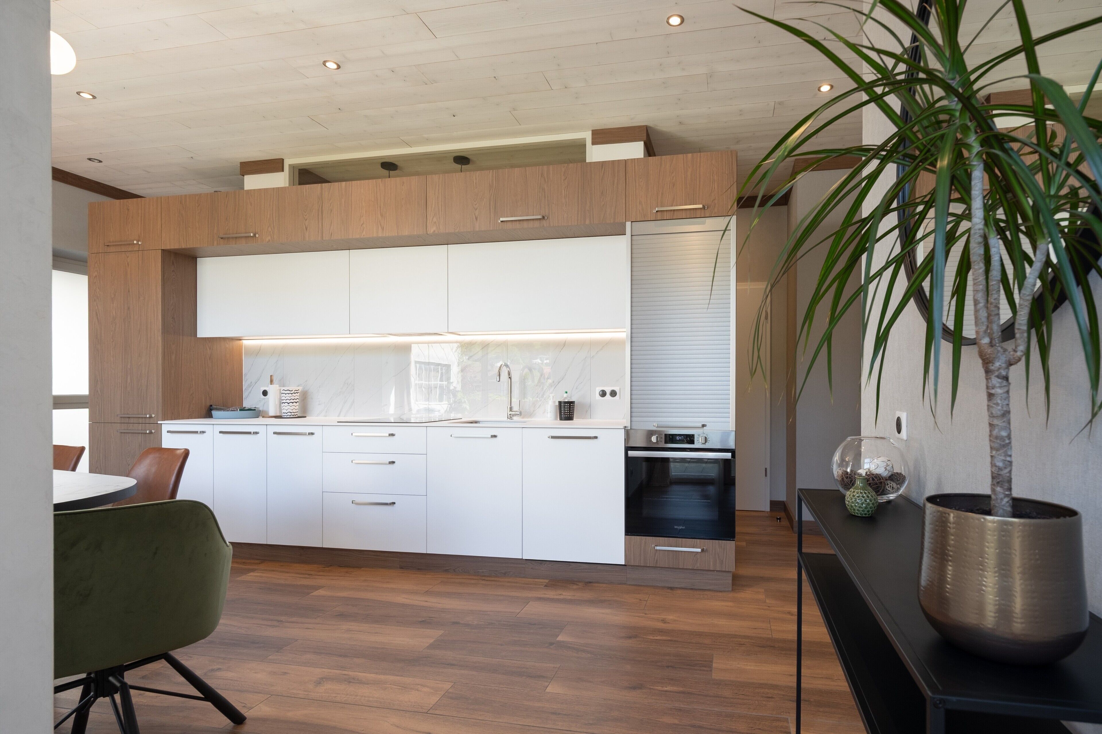 Microonde, forno, piano cottura, lavastoviglie