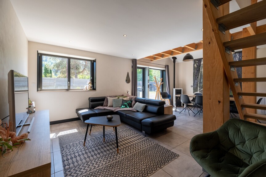 Grand Gîte Les Hangars: South-facing Terrace, 4 Bedrooms, Sauna & Whirlpool Beds Made, Cleaning Included - Lorraine