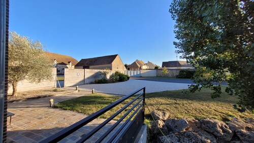 Gîte dans un corps de ferme de 1856. Logement  à 10 min de Chartres / Maintenon.