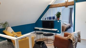 2 slaapkamers, een strijkplank/strijkijzer, internet, beddengoed