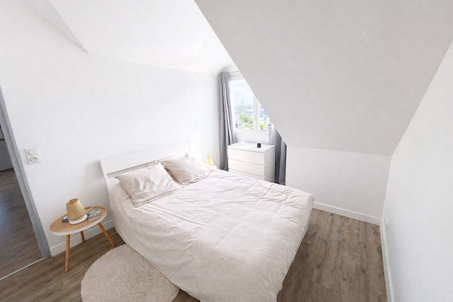 2 habitaciones, tabla de planchar con plancha y wifi 