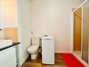 Bathroom - Studio balcon & terrasse proche centre La Rochelle (La Rochelle)