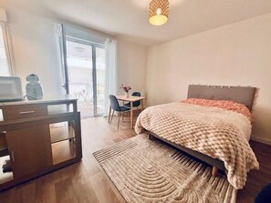 Room - Studio balcon & terrasse proche centre La Rochelle (La Rochelle)