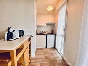 Private kitchen - Studio balcon & terrasse proche centre La Rochelle (La Rochelle)