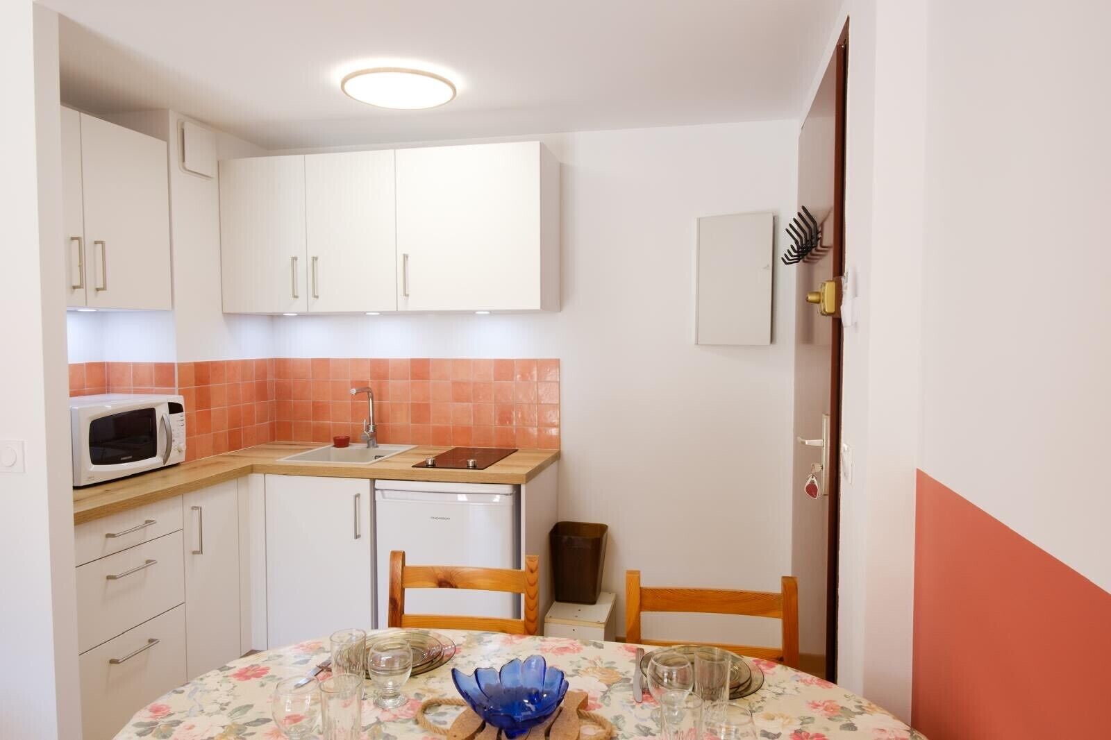Fridge, microwave, coffee/tea maker