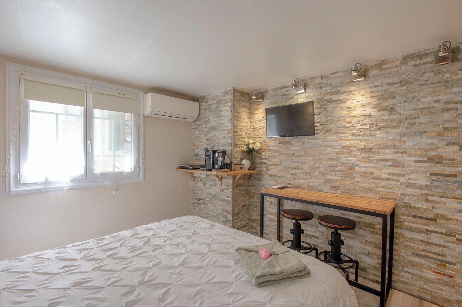 1 chambre, fer et planche à repasser, Wi-Fi, draps fournis