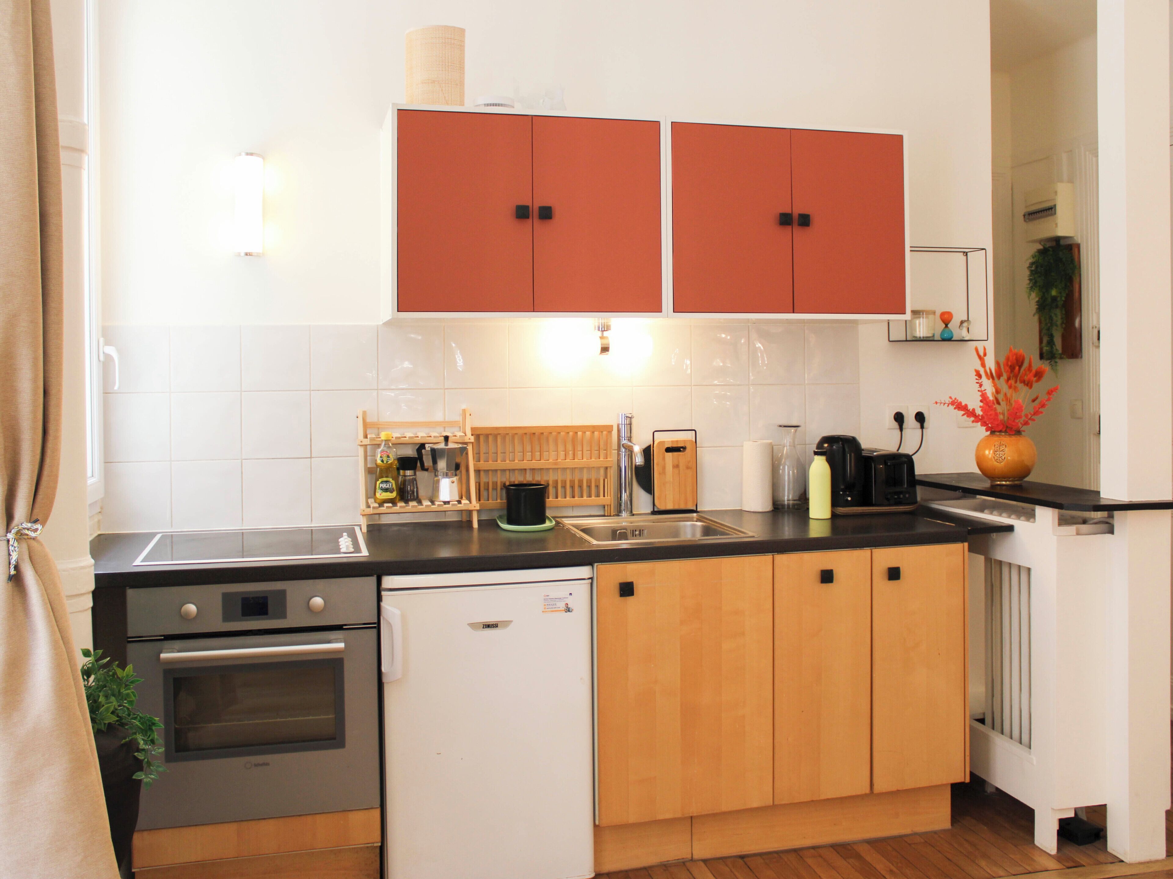 Frigorífic, forn i cafetera i tetera 