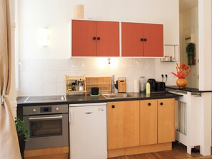 Private kitchen - Quiet, charming Pigalle-Abbesses flat (Paris)