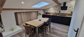 Dining tables - Votre Loft aux Halles de Sète, 2 ou 4 voyageurs (Sète)