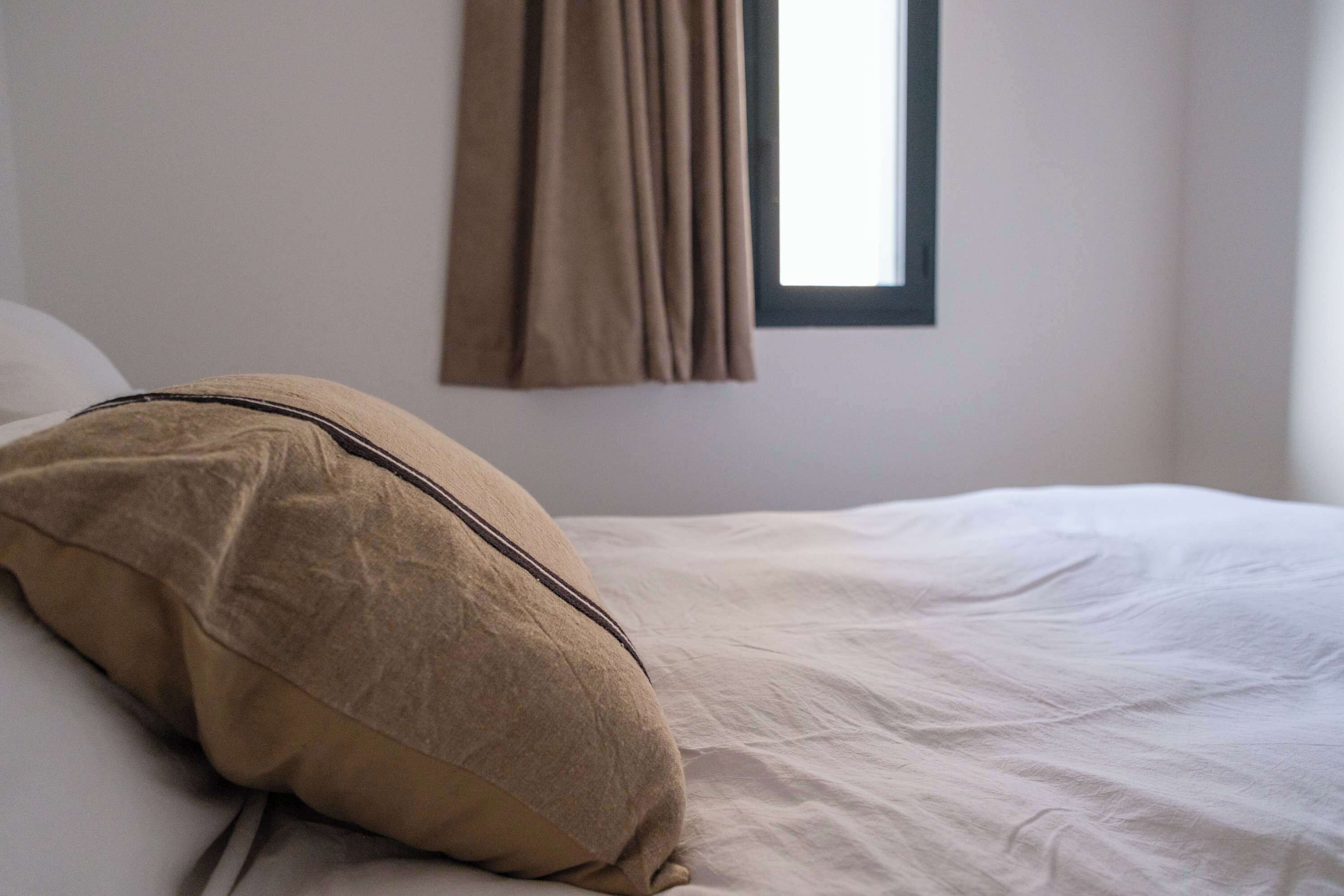 WiFi, bed sheets