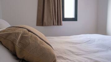 WiFi, bed sheets