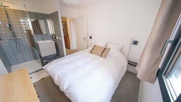 WiFi, bed sheets