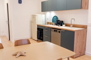 Kühlschrank, Ofen, Herdplatte, Geschirrspüler