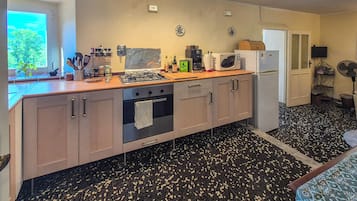 Apartment, Hügelblick | Eigene Küche