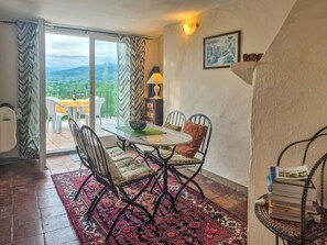 Condo, Hill View | Dining