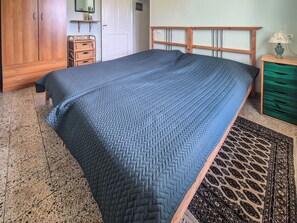 Condo, Hill View