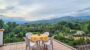 Condo, Hill View | Outdoor dining
