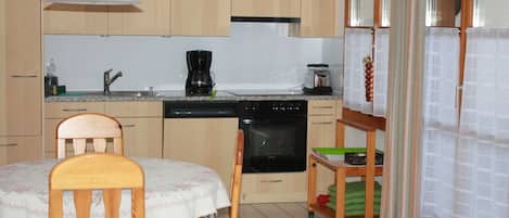 雪櫃、焗爐、廚房用具/餐具/器皿