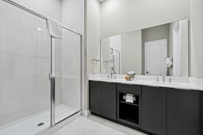 Shower, hair dryer, towels, soap - Elevated Luxe Condo near Disney with Resort & Waterpark Access - B42-247 (Kissimmee)
