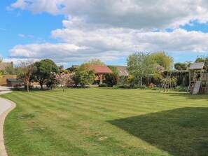 Property grounds - Sea Estate House (Littlehampton)