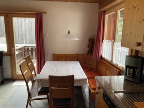 Dining - Tgea Sulagliva, (Andeer). by Interhome (Andeer)