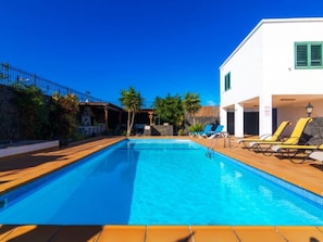 Pool - VILLA LEONARD by Interhome (Playa Blanca)
