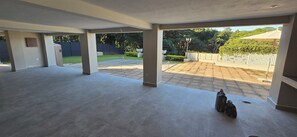 Terrace/patio - Fantastic 4-bedroom house in pleasant Gillitts for your getaway (Gillitts)