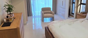 Fantastic 4-bedroom house in pleasant Gillitts for your getaway