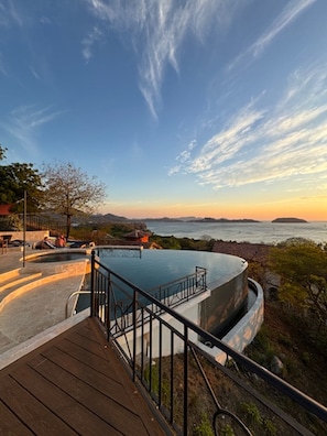 Property grounds - Ocean-View Townhouse | Pool | Walk to Playa Prieta – Villas Catalina 15 (Potrero)