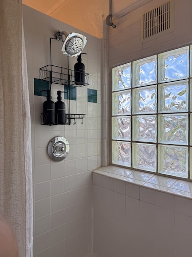 Cozy Private 1BR in the Heart of 5 Points