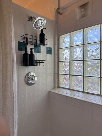 Cozy Private 1BR in the Heart of 5 Points