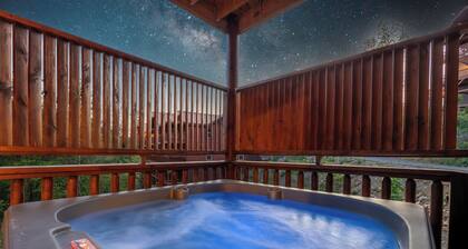 Breathtaking Mountain View + Indoor Pool + Hot Tub