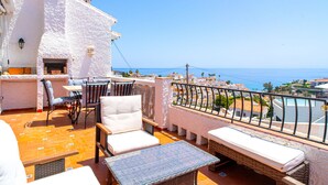 Terrace/patio - Casa Rosa Splash Pool by Casasol by Interhome (Nerja)