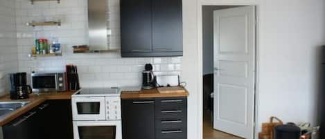 Kühlschrank, Mikrowelle, Ofen, Geschirrspüler