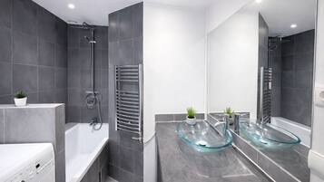 Apartment | Bathroom | Free toiletries, hair dryer, towels, soap