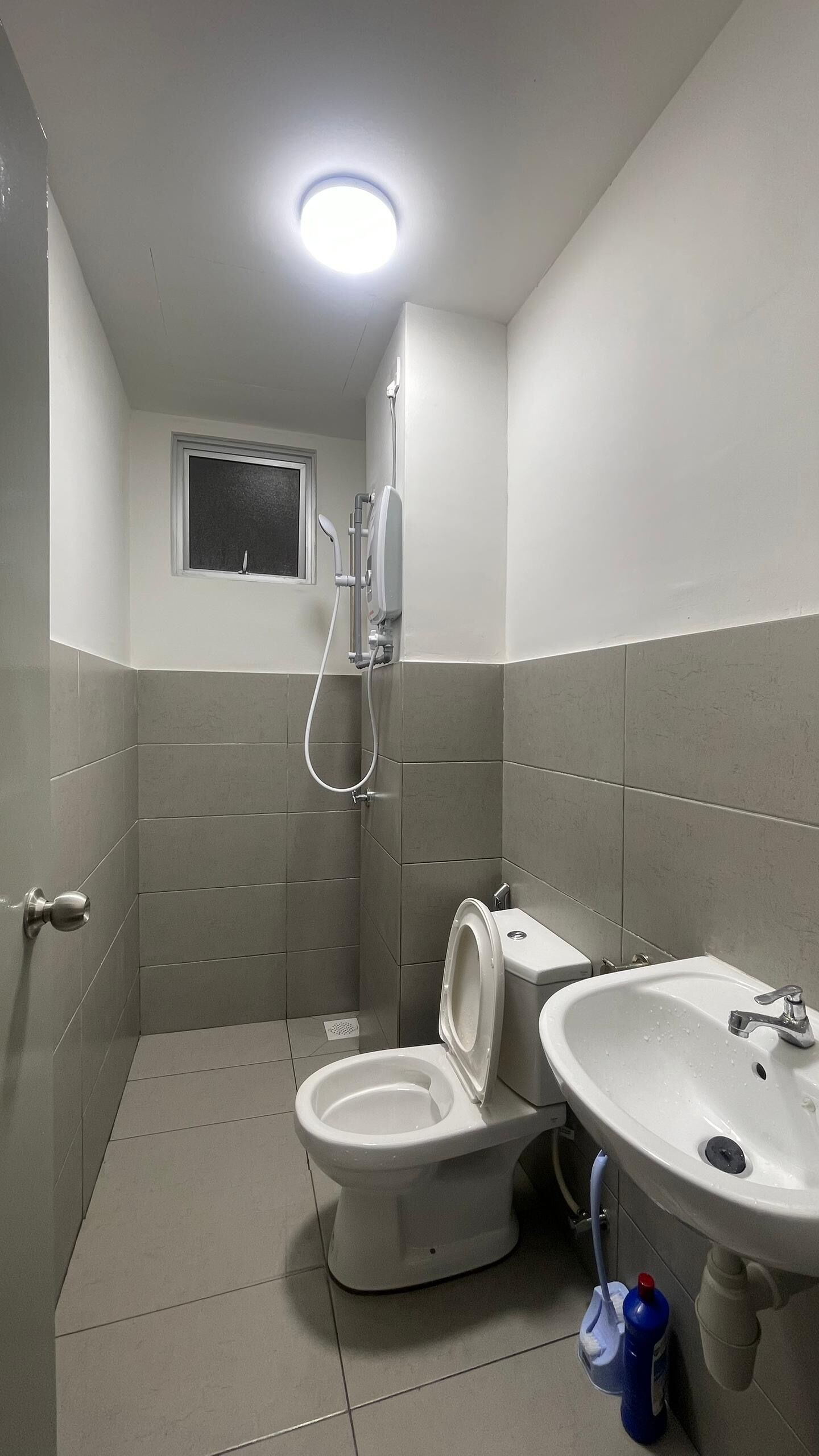 Shower, towels, soap, toilet paper