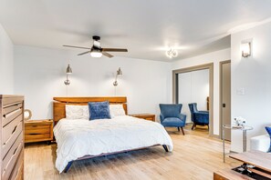 4 bedrooms, iron/ironing board, WiFi, bed sheets - Modern Georgetown Home < 2 Mi to Blue Hole Park! (Georgetown)