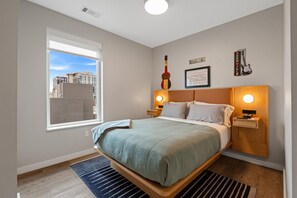 2 bedrooms, iron/ironing board, free WiFi, bed sheets - 2-bedroom Upscale Hotel Condominium in Music Row Nashville! (Nashville)