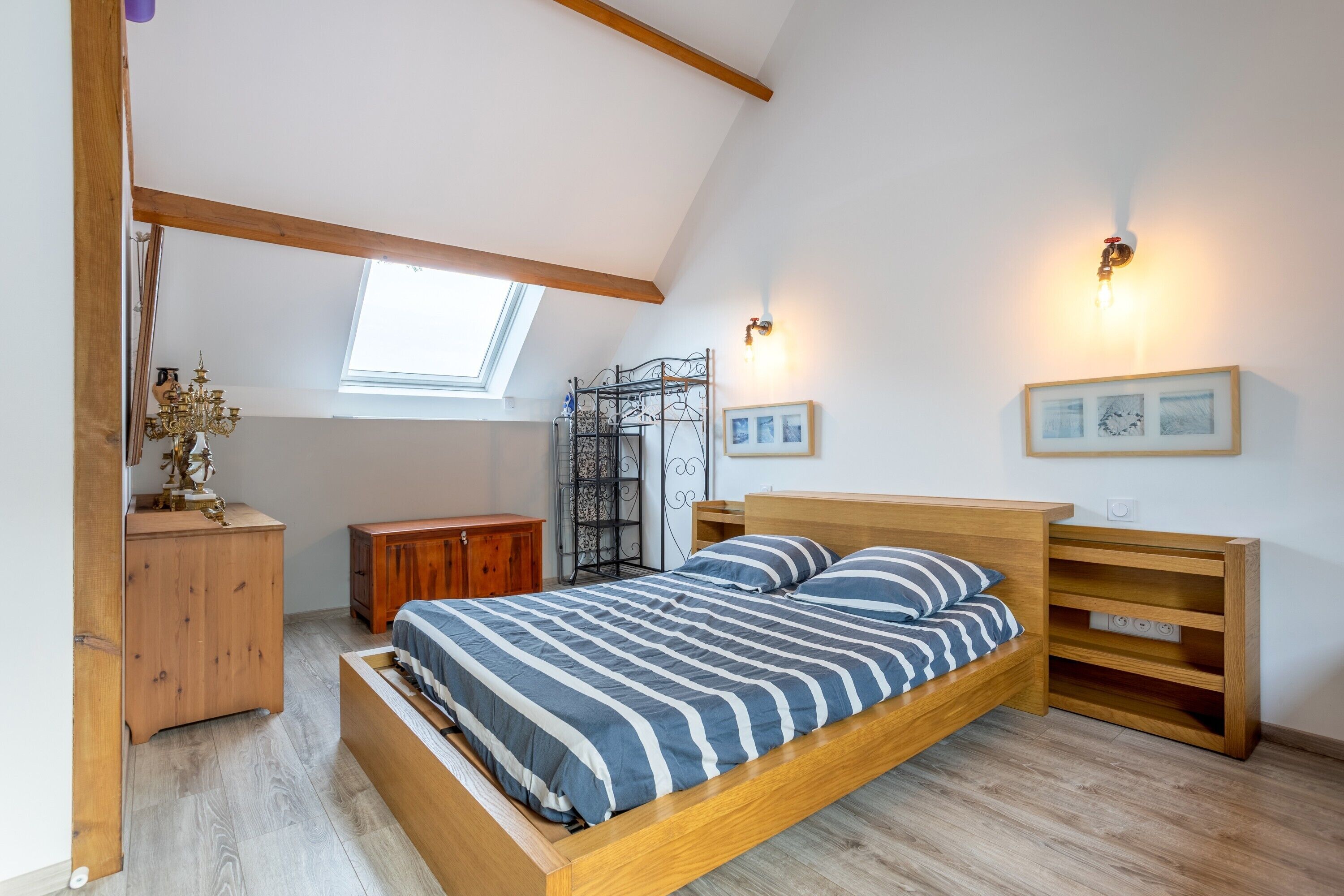 1 chambre, fer et planche à repasser, Wi-Fi, draps fournis