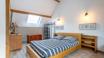 1 chambre, fer et planche à repasser, Wi-Fi, draps fournis