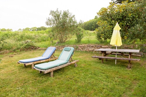 Apartment 'Ty Sterenn' with Private Garden, Wi-Fi and Air Conditioning