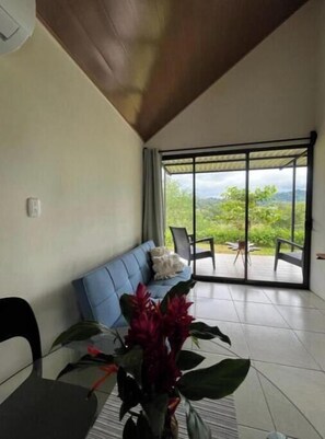 Interior - Casitas Naranjito (Quepos)