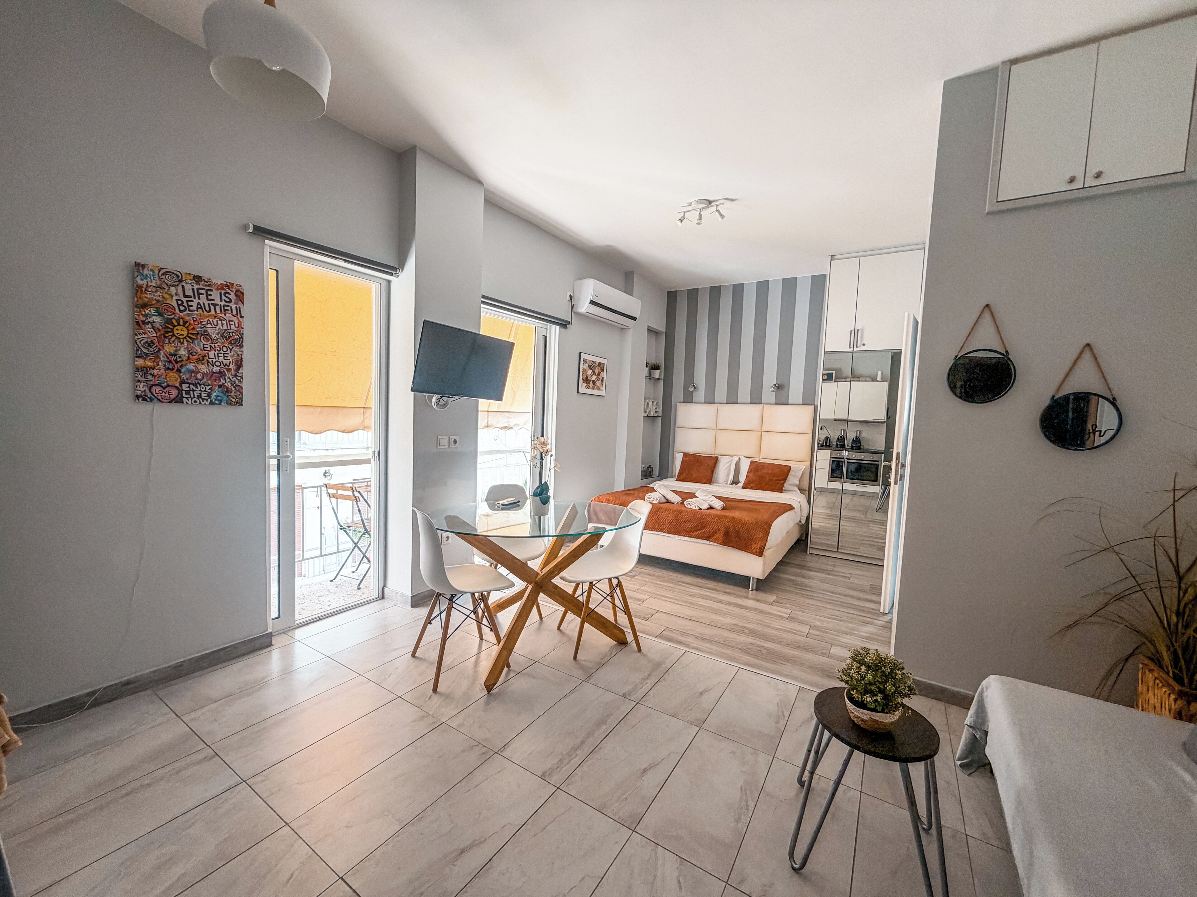 1 habitación, tabla de planchar con plancha, wifi y ropa de cama 