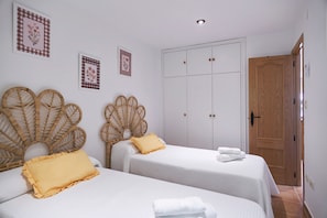 2 quartos, ferros/tábuas de passar roupa, Wi-Fi, roupa de cama