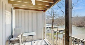 Property grounds - Charming 2BR Condo - LAKE VIEW - Osage Beach (Osage Beach)