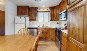 Fridge, microwave, oven, stovetop - Charming 2BR Condo - LAKE VIEW - Osage Beach (Osage Beach)