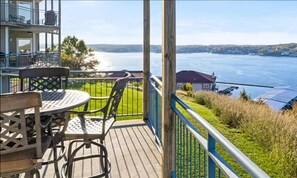 Outdoor dining - Bright 3BR Condo - Lake Views - Community Pool (Lake Ozark)