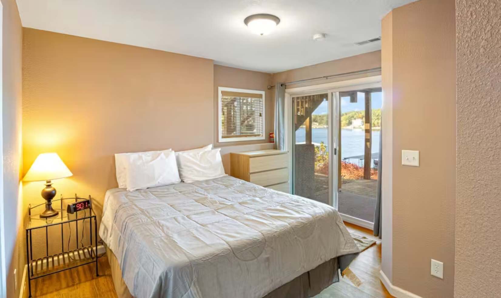 3 bedrooms, WiFi, bed sheets