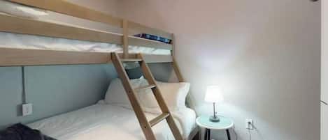 2 bedrooms, WiFi, bed sheets