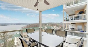 Outdoor dining - Bright 3BR Condo - LAKE VIEW - Lake Ozark (Lake Ozark)